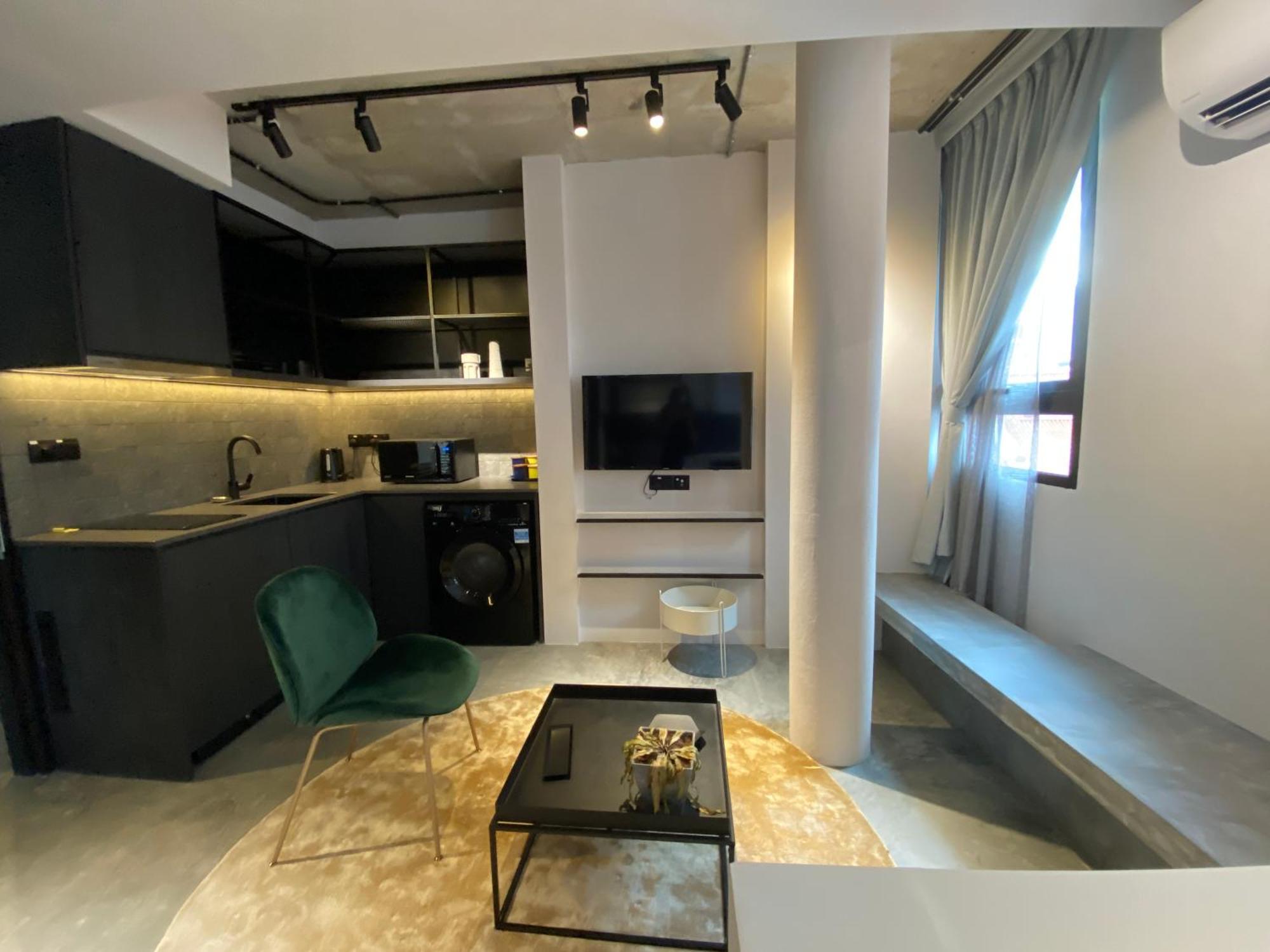 Base Residences Gemmil Lane Apartment *