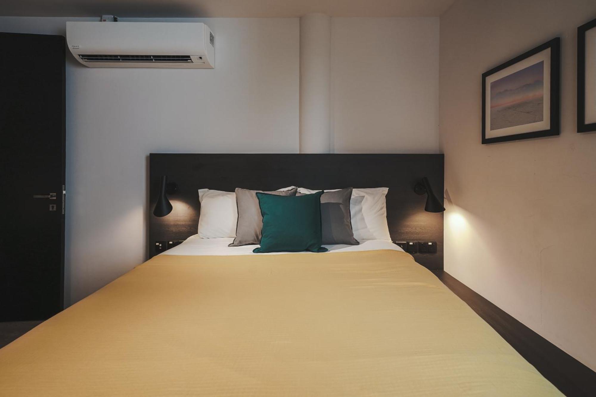 Apartment Base Residences Gemmil Lane *