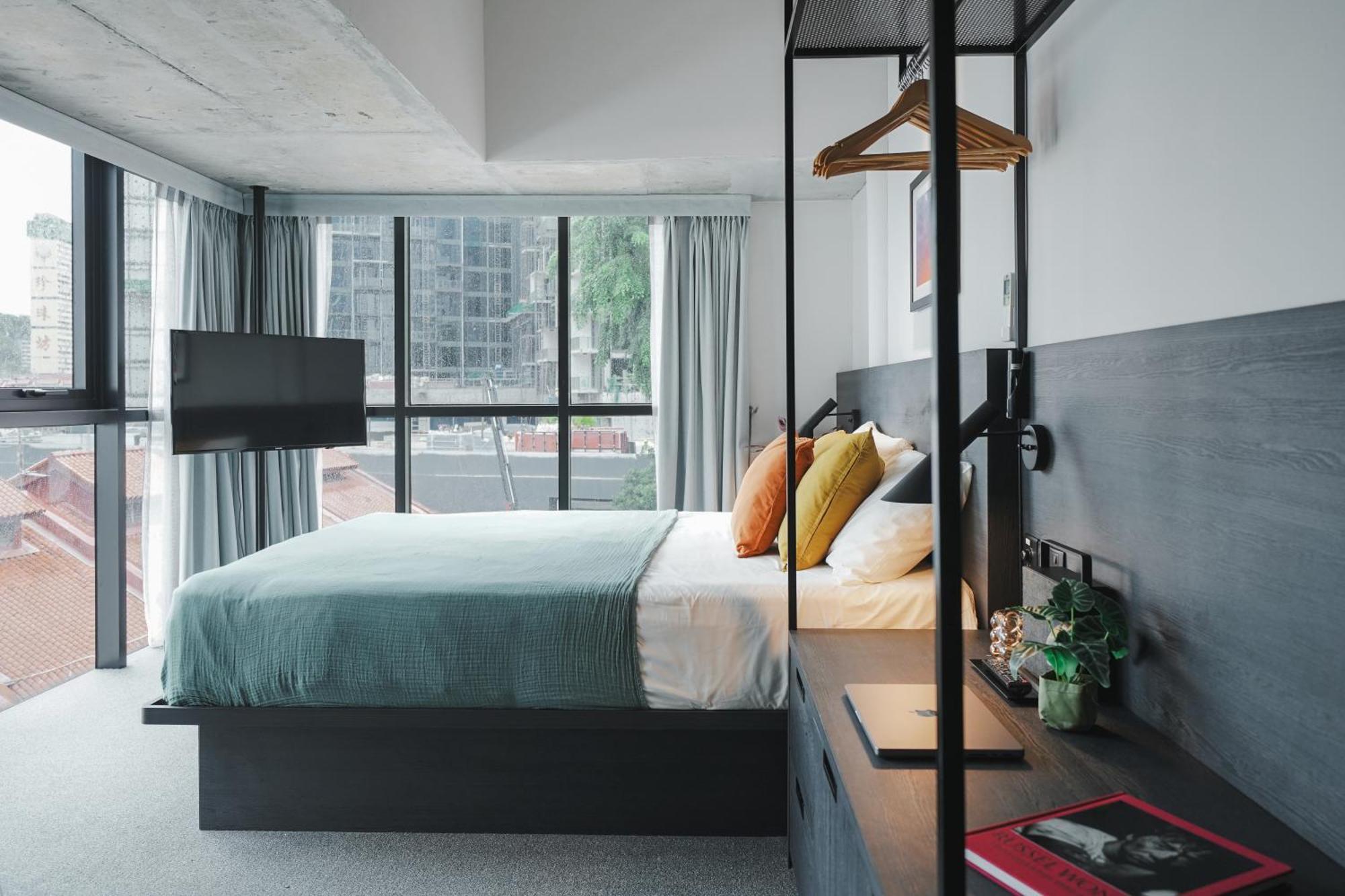 Apartment Base Residences Gemmil Lane