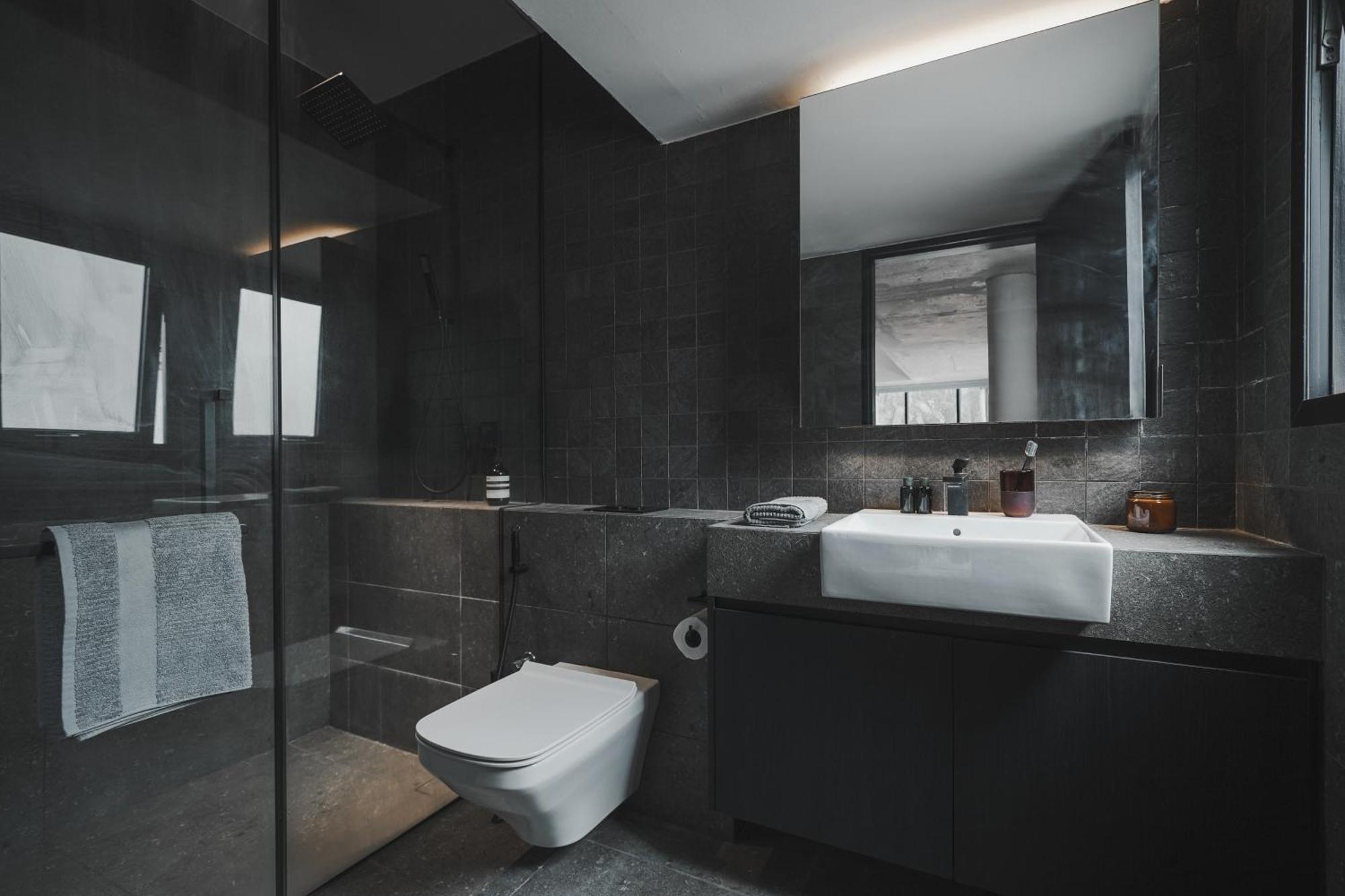 Apartment Base Residences Gemmil Lane *