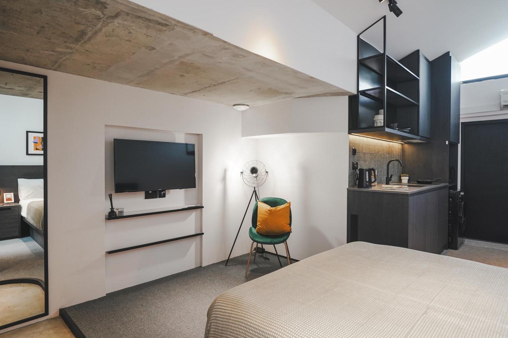 Apartment Base Residences Gemmil Lane