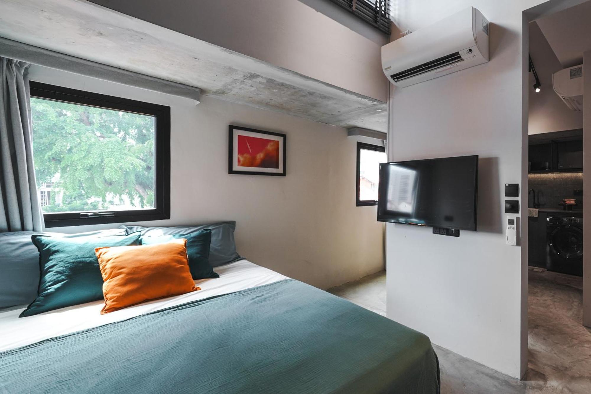 Base Residences Gemmil Lane Apartment *