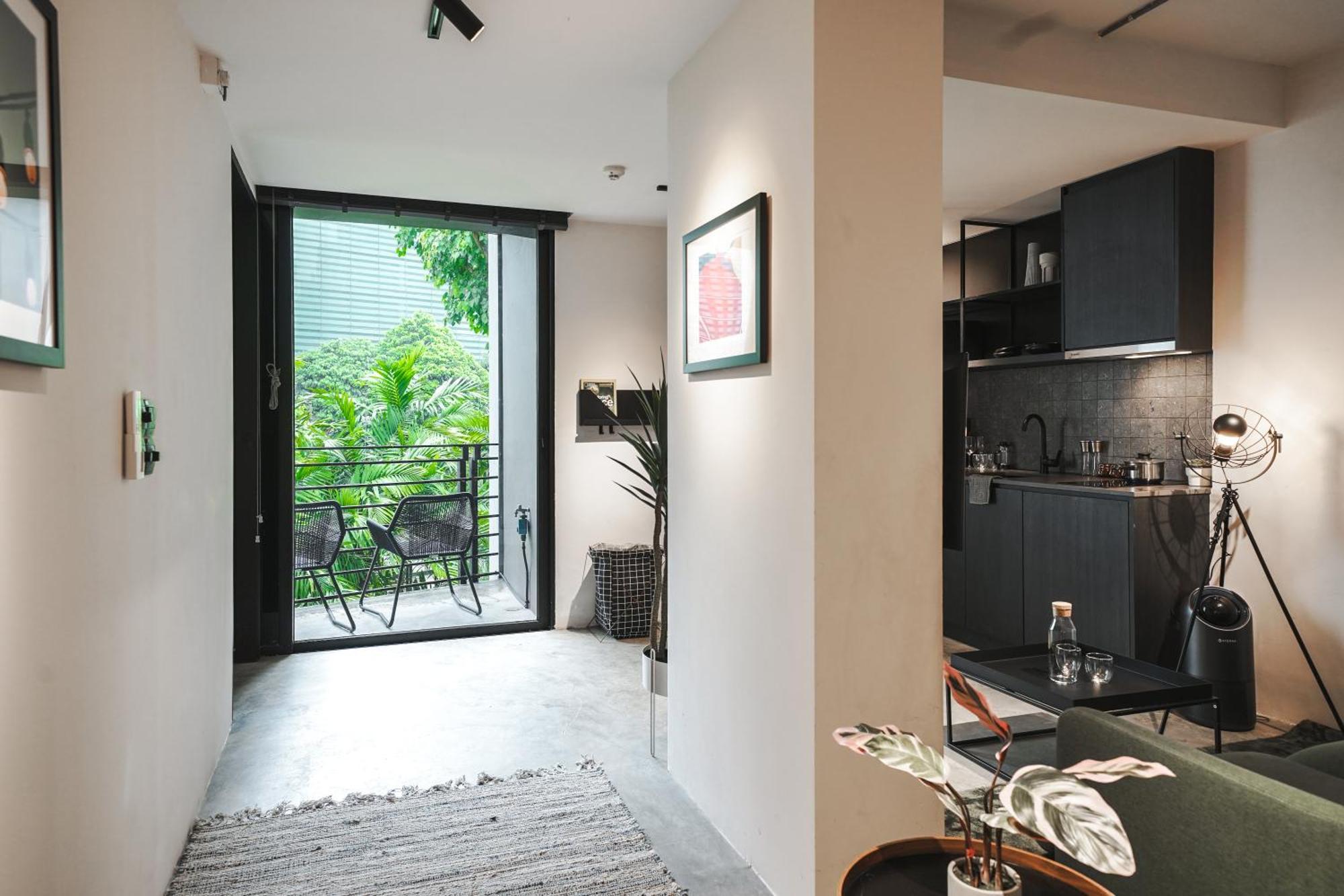 Apartment Base Residences Gemmil Lane