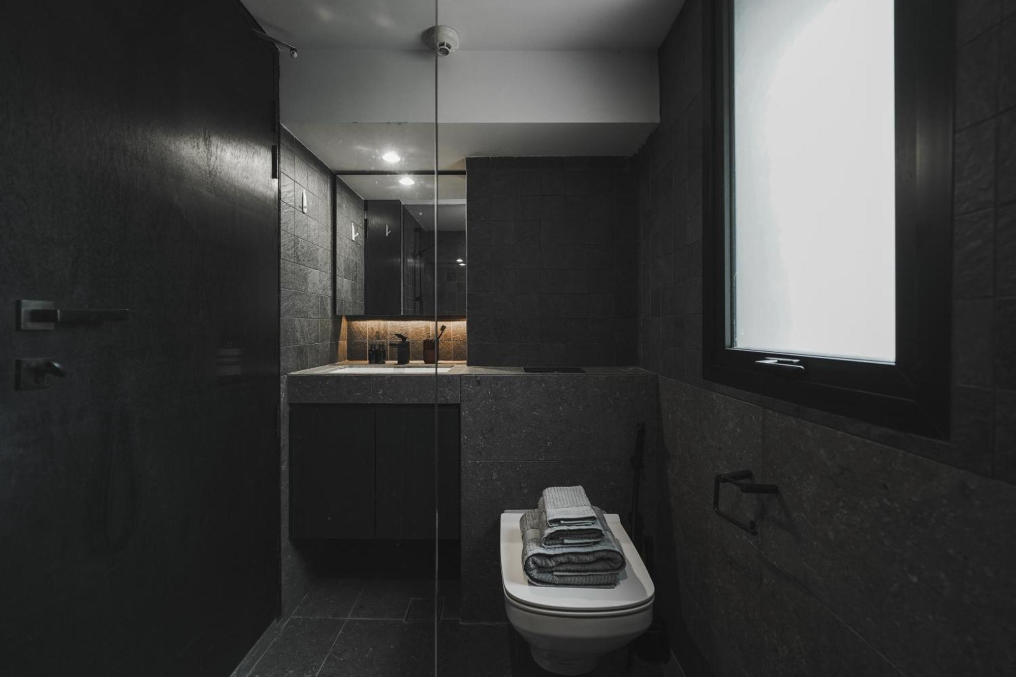Apartment Base Residences Gemmil Lane