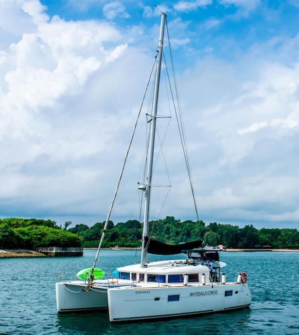 Botel White Sails Yacht Sunrise *
