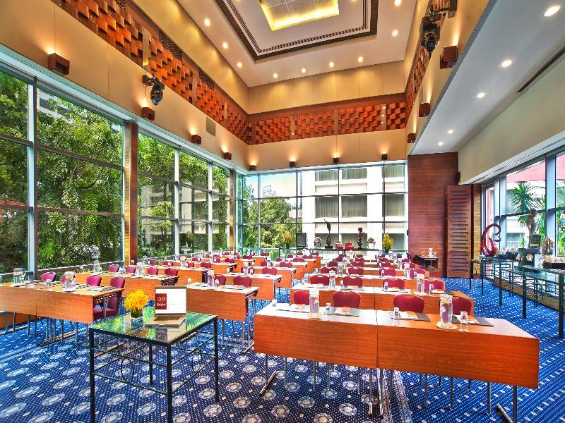 Hotel Royal Plaza On Scotts Singapore