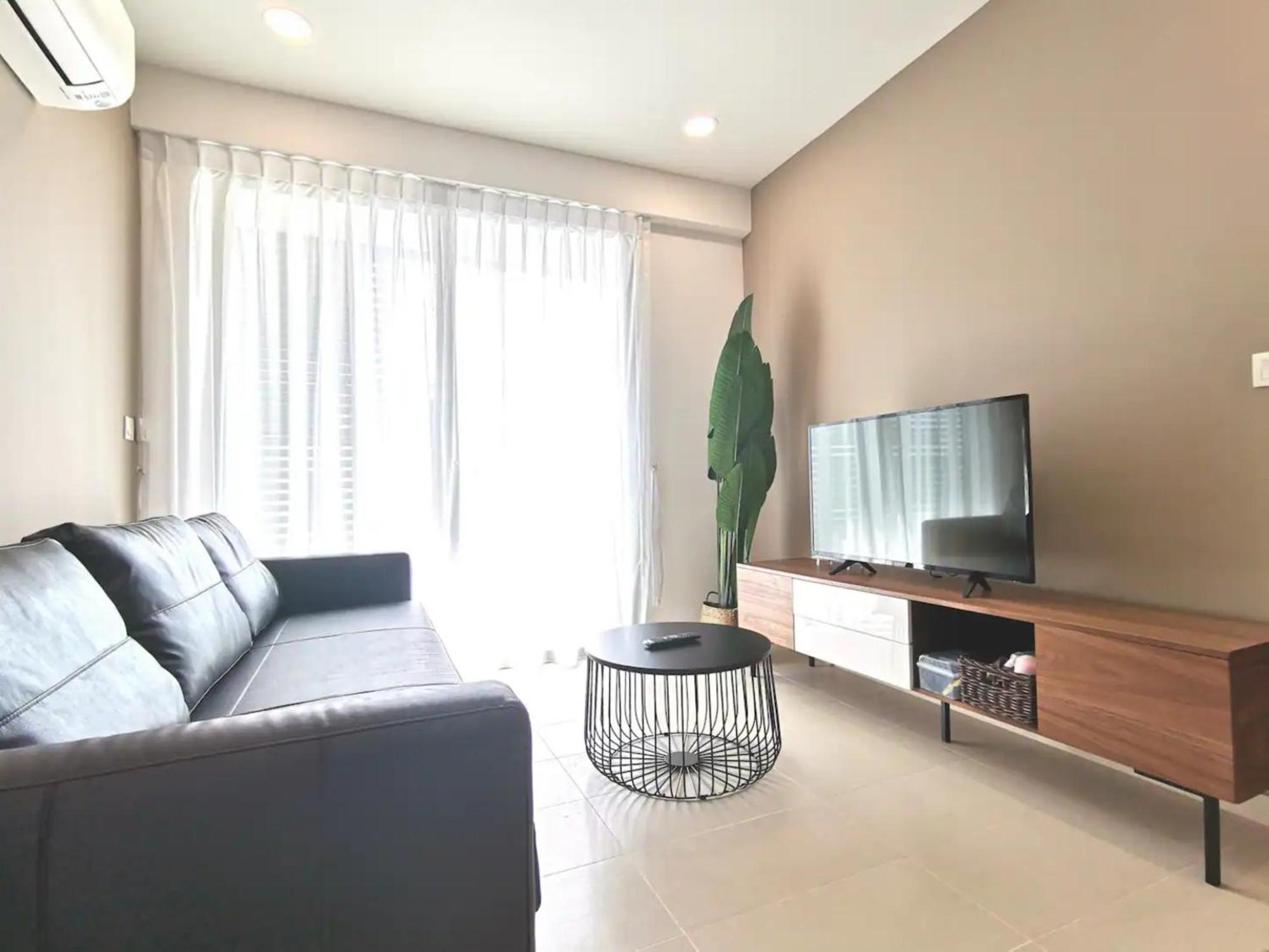 3 Bedrooms Kallang Train Singapore