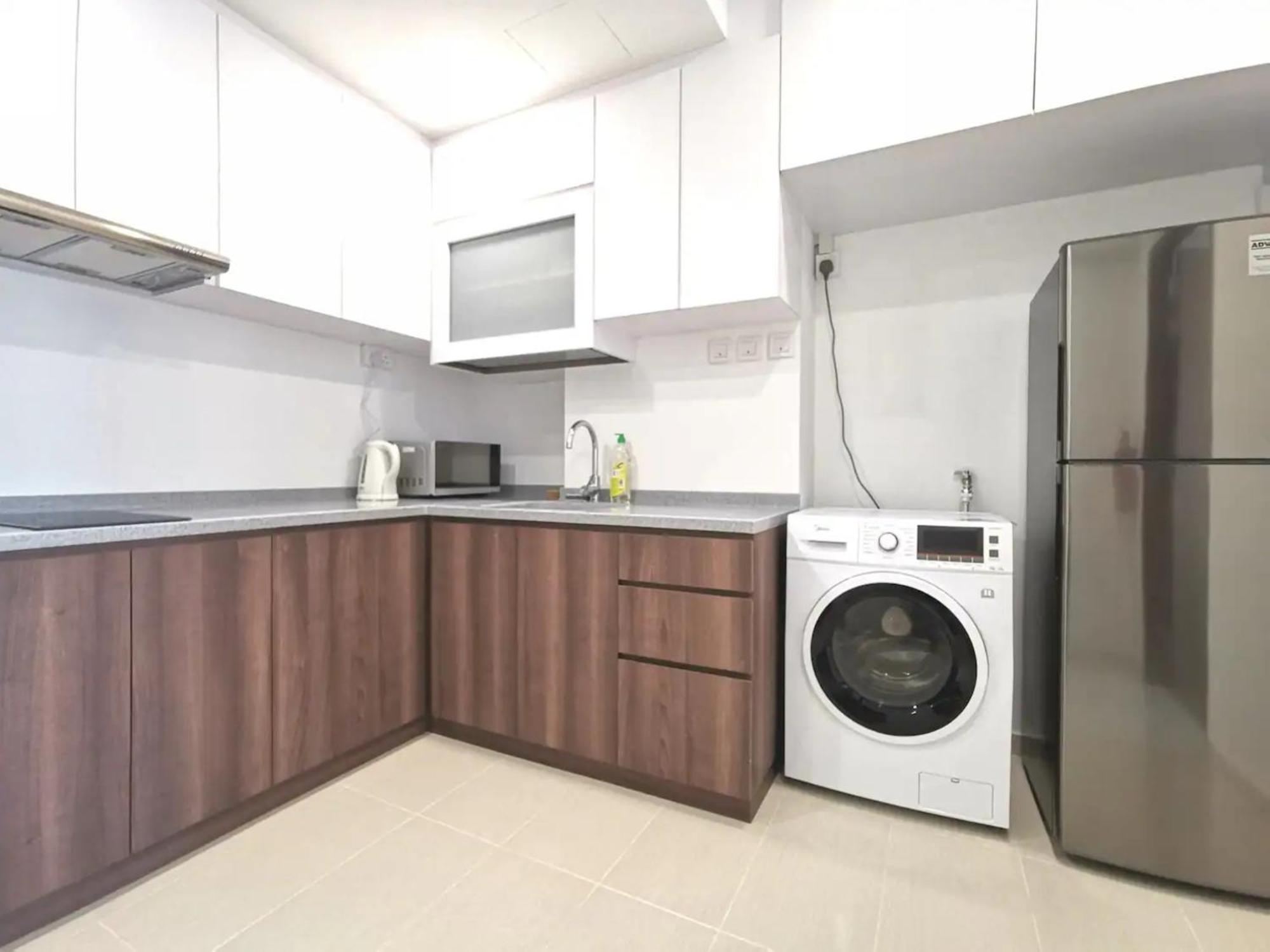 Apartment 3 Bedrooms Kallang Train