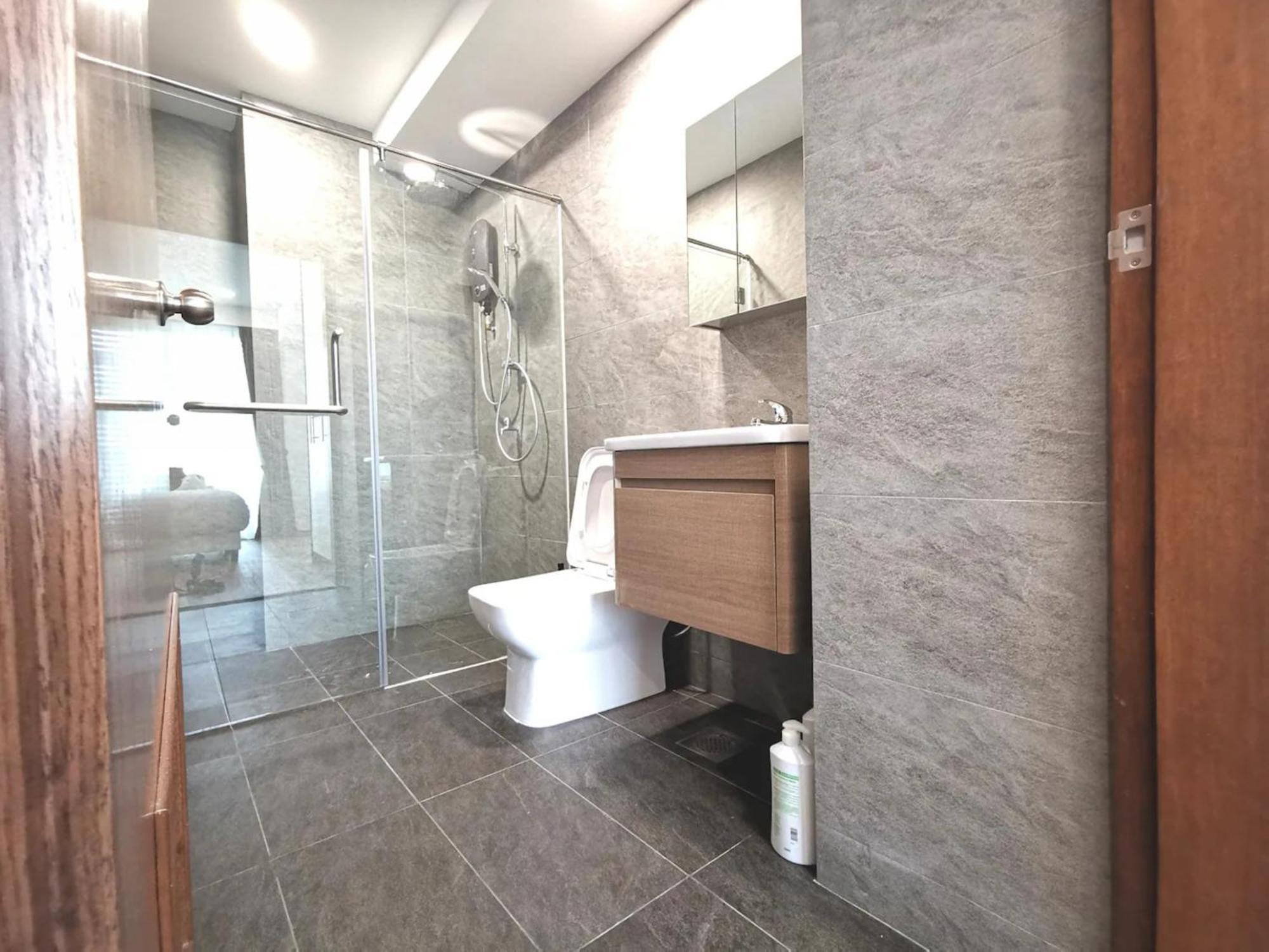Apartment 3 Bedrooms Kallang Train