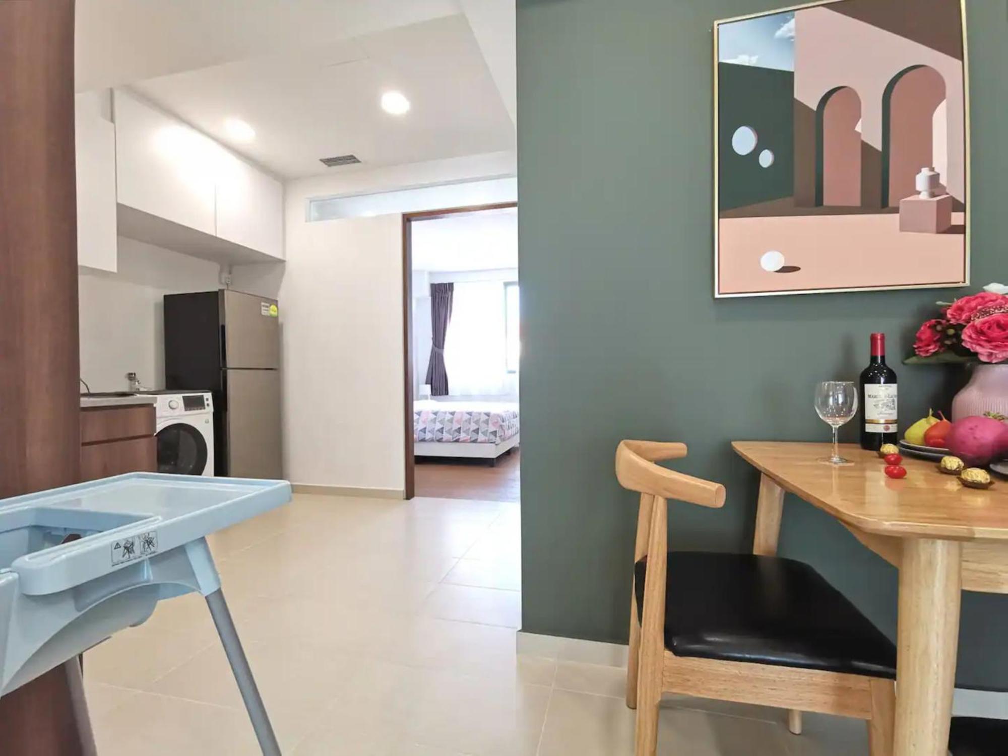 3 Bedrooms Kallang Train Apartment *