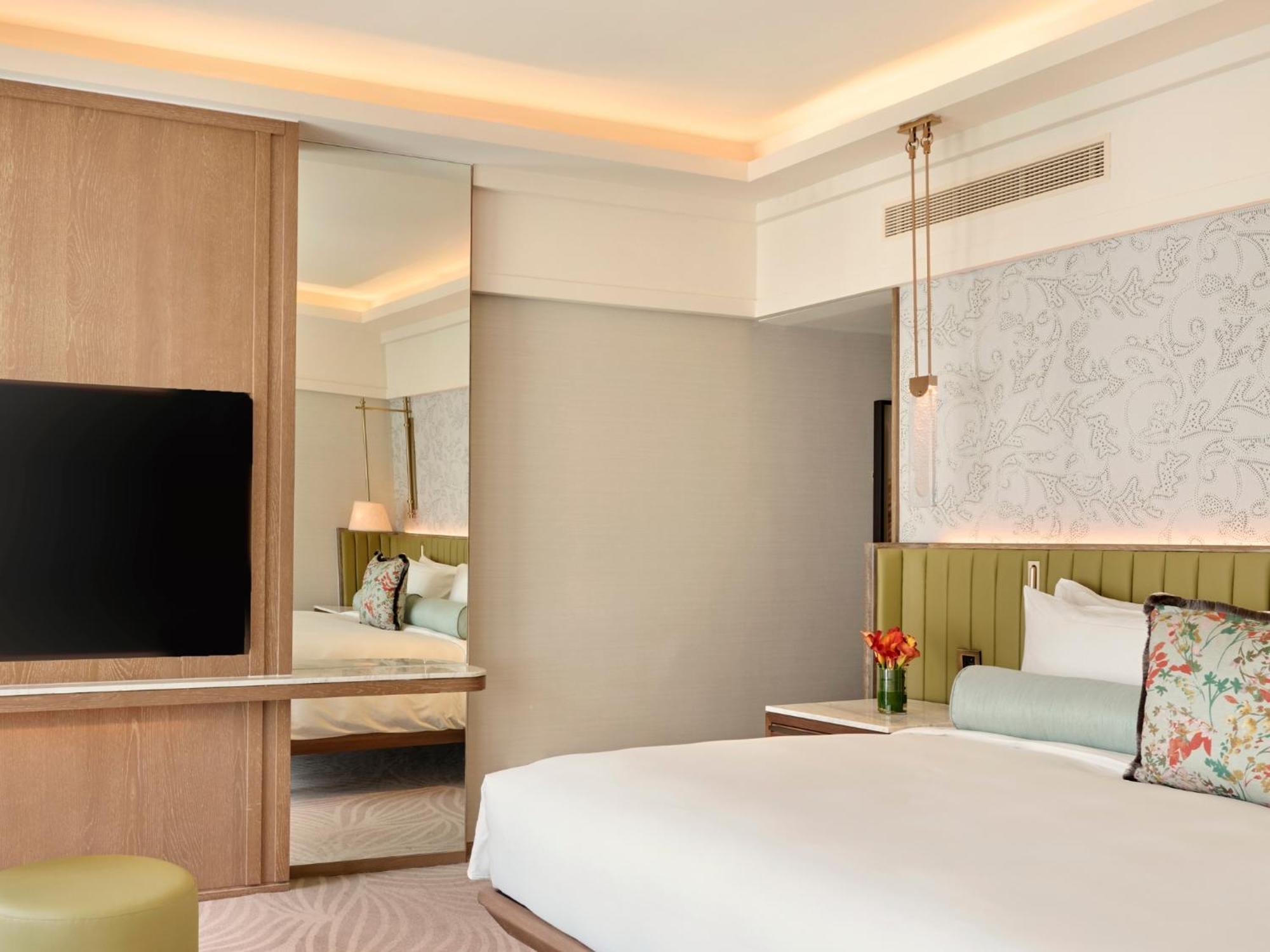 Mandarin Oriental, Hotel