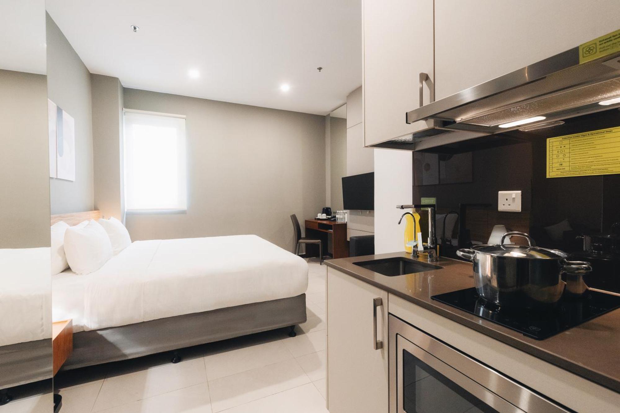 Louis Kienne - Havelock Aparthotel
