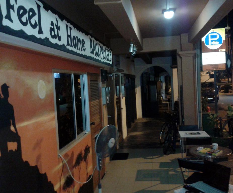 Hostel Feel At *
