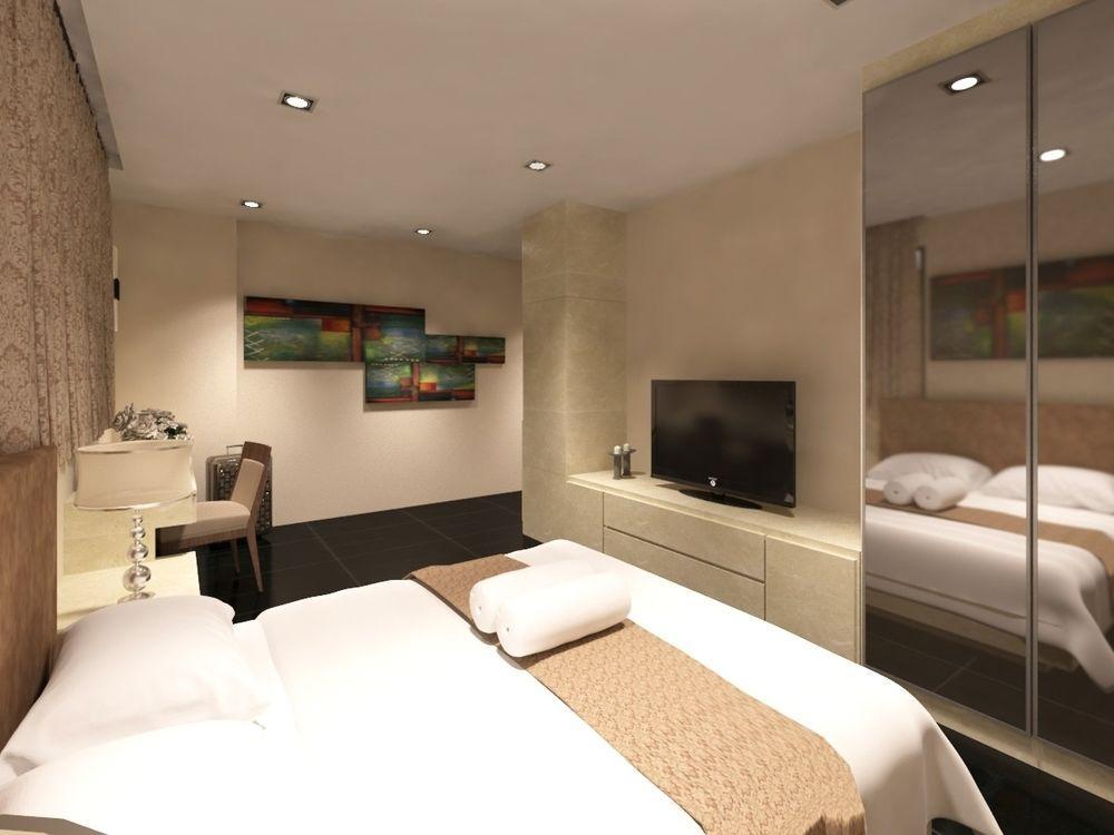 Aparthotel Triple 2 3*