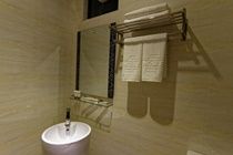 Noble Express, Check In 10pm, Check Out 9am Hotel 3*