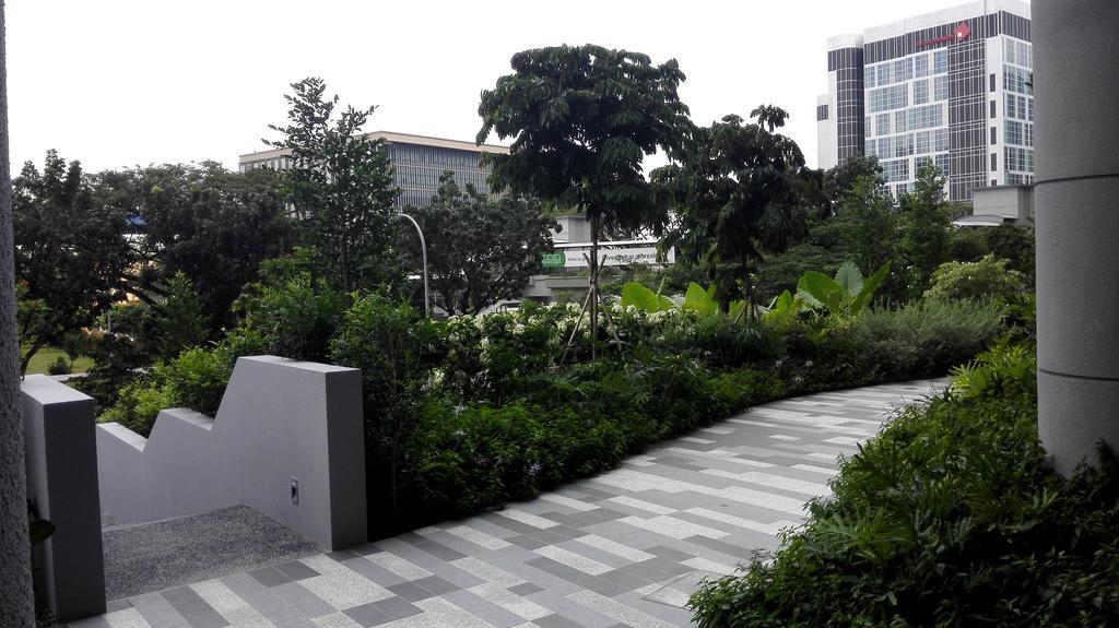 Apartment J Gateway *