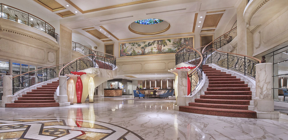 Royal Plaza On Scotts
