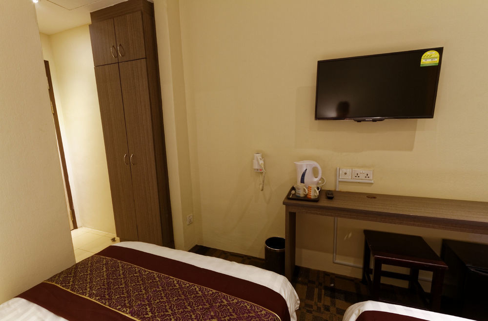 Noble Express, Check In 10pm, Check Out 9am Singapore