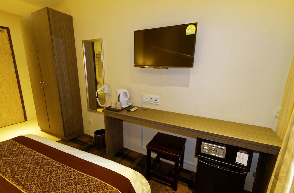 Hotel Noble Express, Check In 10pm, Check Out 9am Singapore