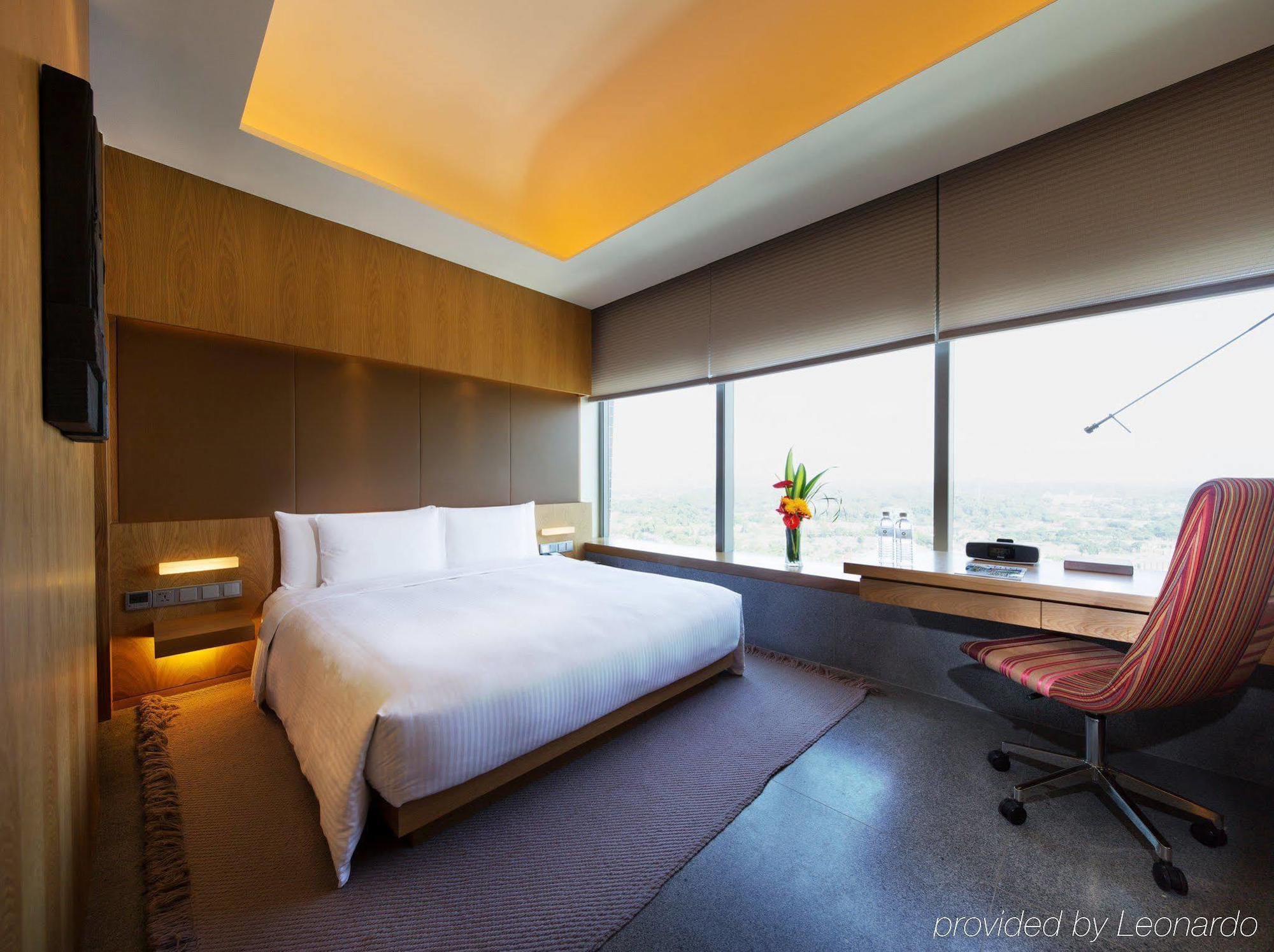 Oasia Novena, By Far East Hospitality Hotel 4*