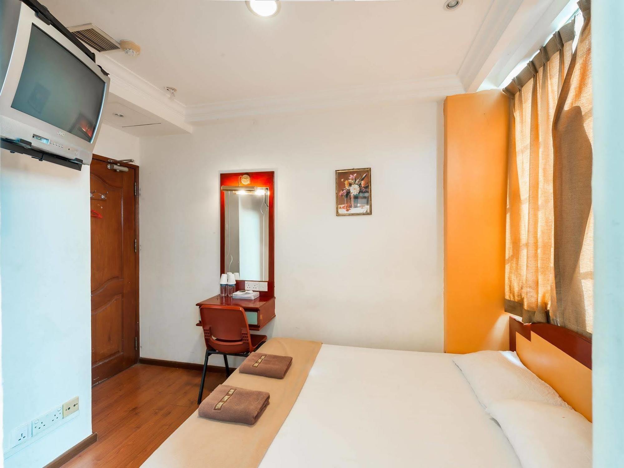 Hotel Happy *