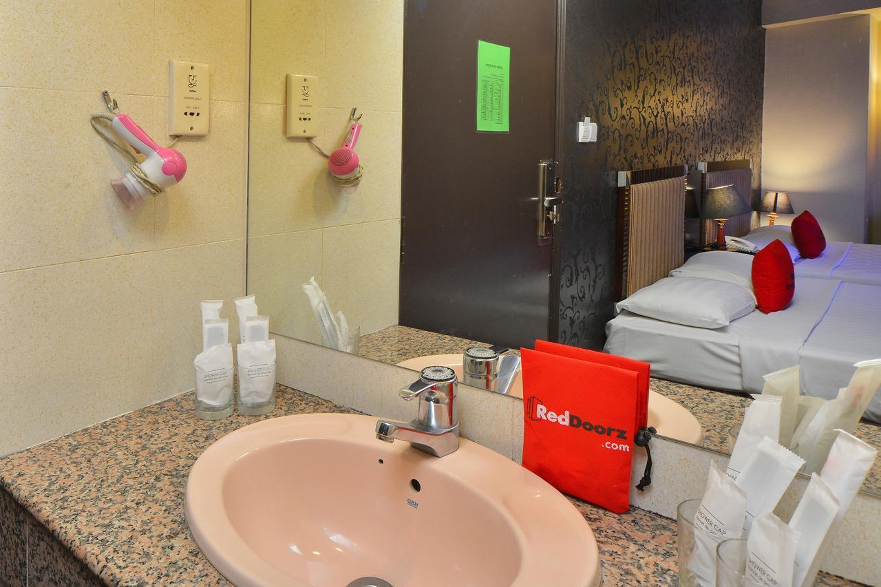 Reddoorz @ Aljunied Hotel 3*
