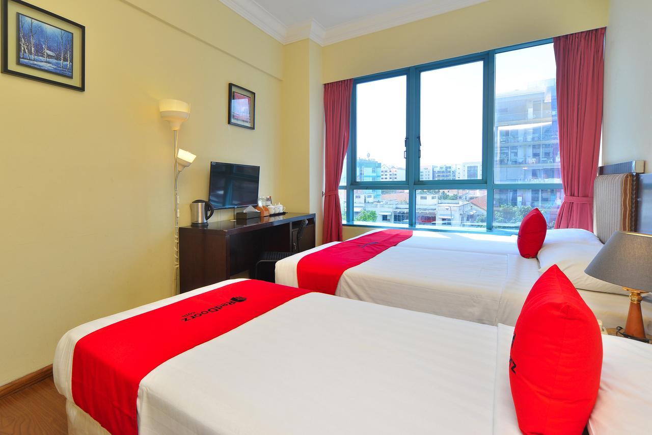 Reddoorz @ Aljunied Hotel 3*