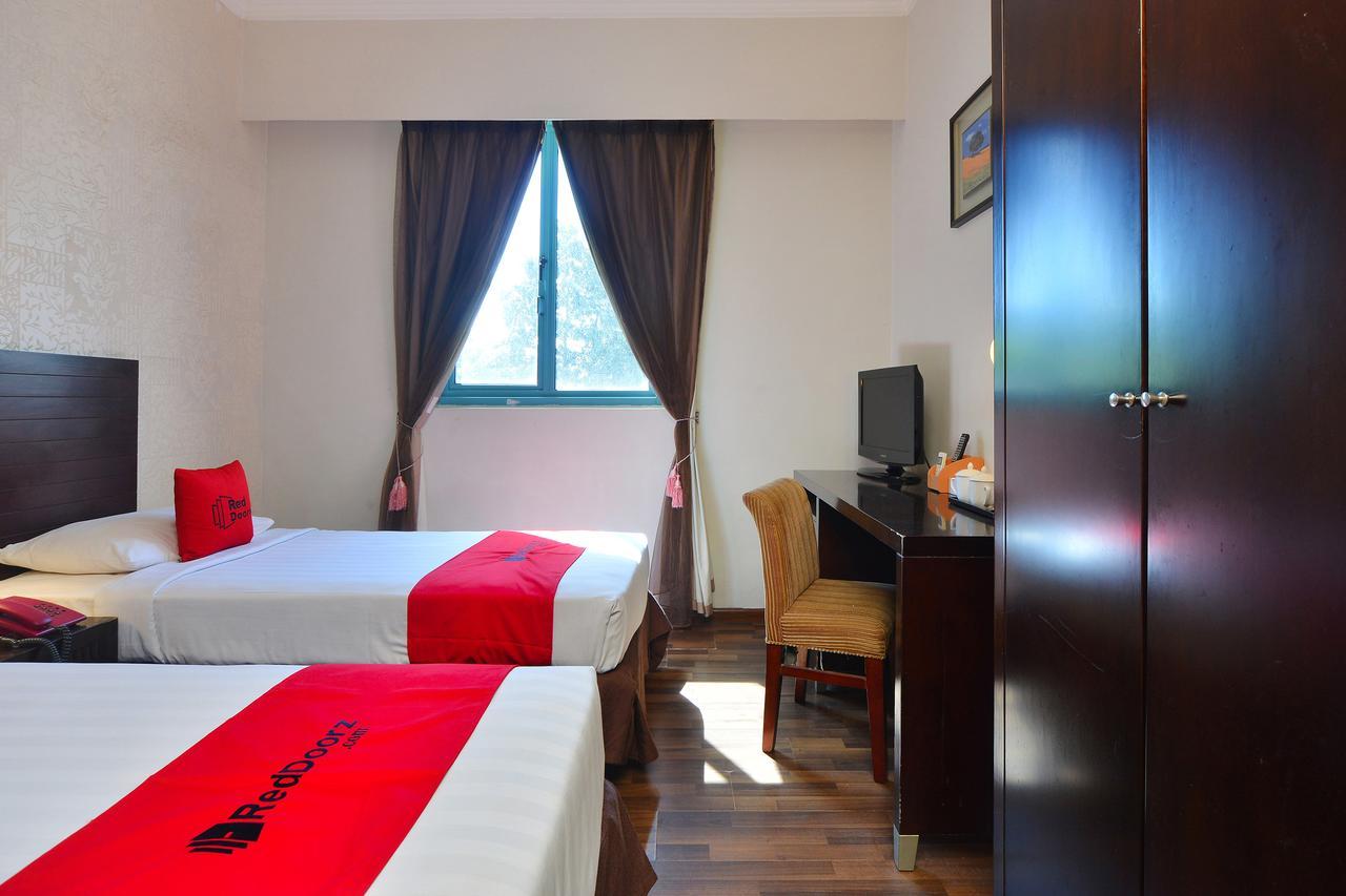 Hotel Reddoorz @ Aljunied Singapore