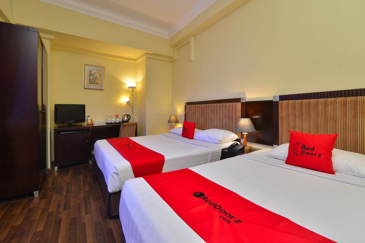 Hotel Reddoorz @ Aljunied 3*