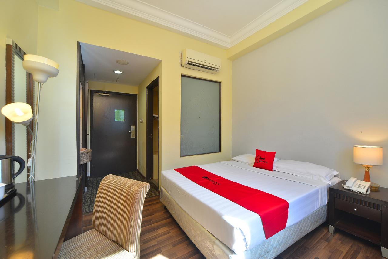 Reddoorz @ Aljunied Singapore