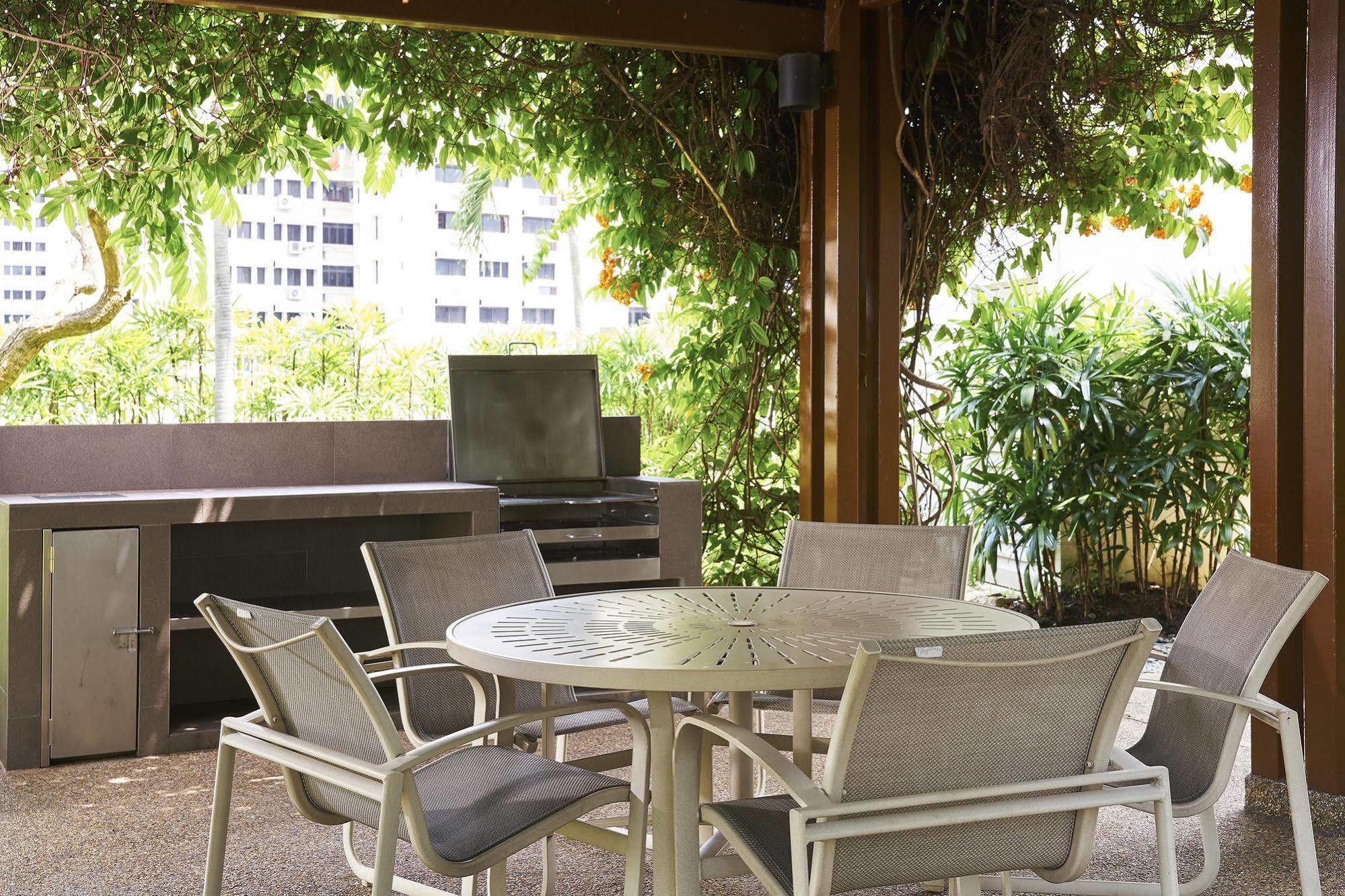 Village Hougang By Far East Hospitality Aparthotel 4*