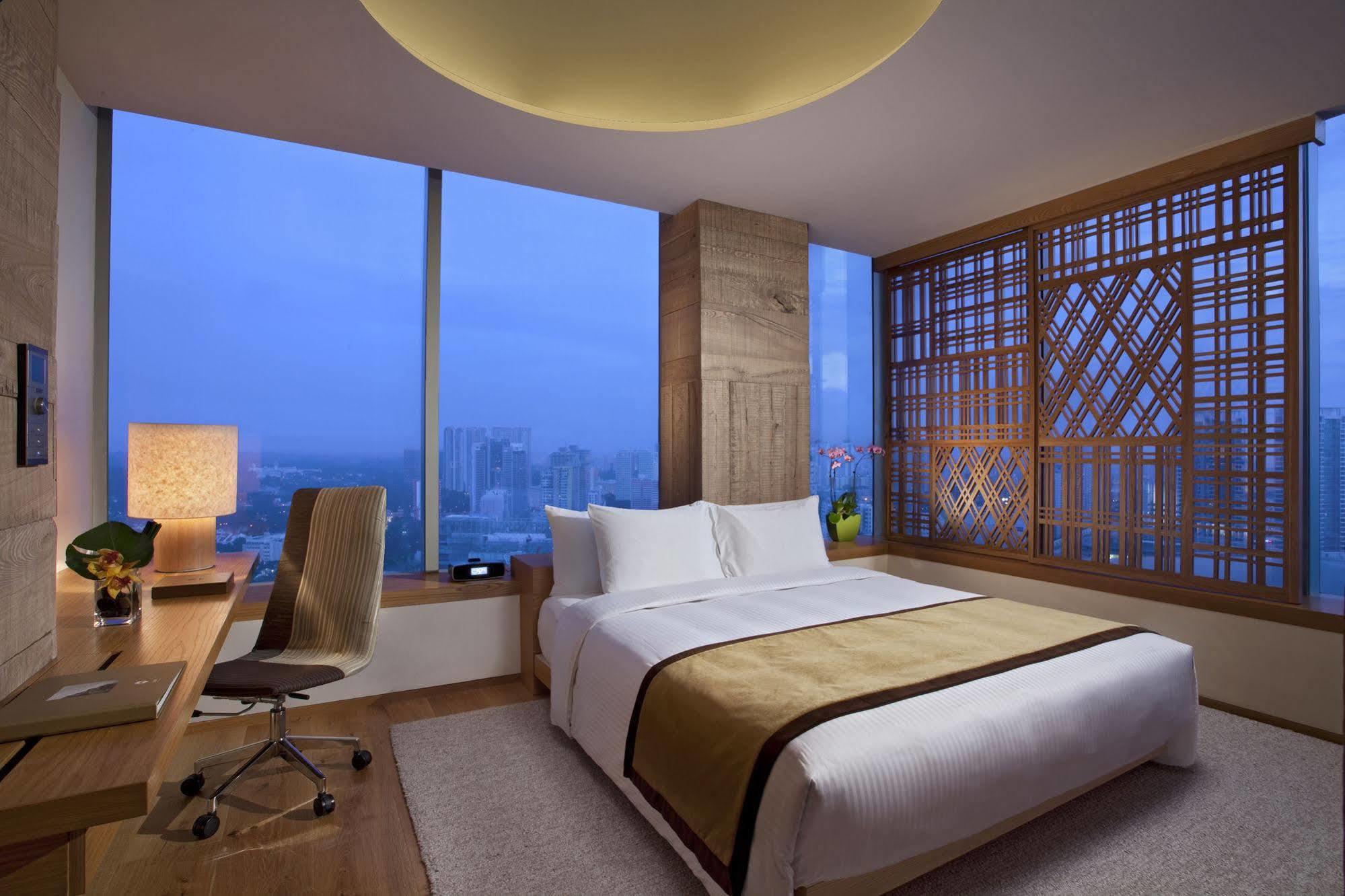 Hotel Oasia Novena, By Far East Hospitality 4*