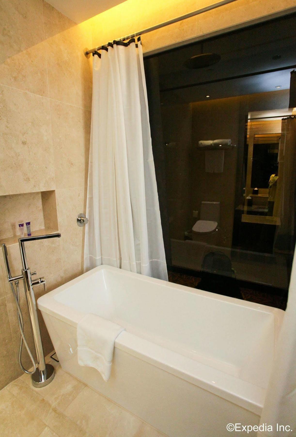 Hotel Aqueen Paya Lebar Singapore