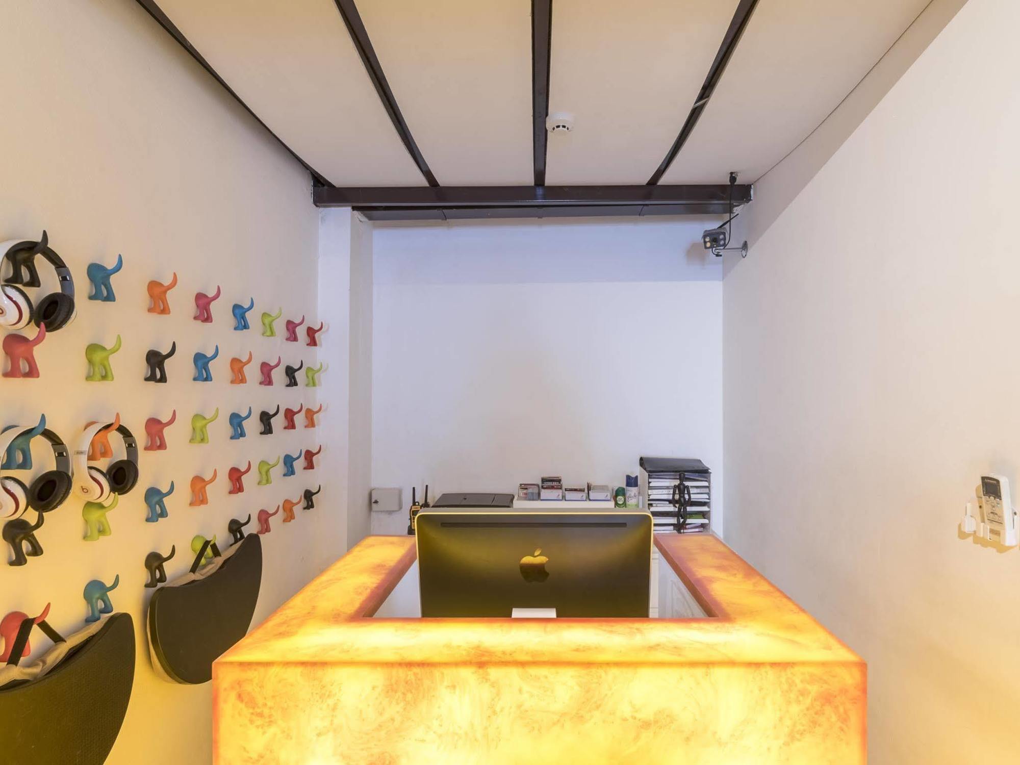 Chic Capsule Capsule hotel Singapore