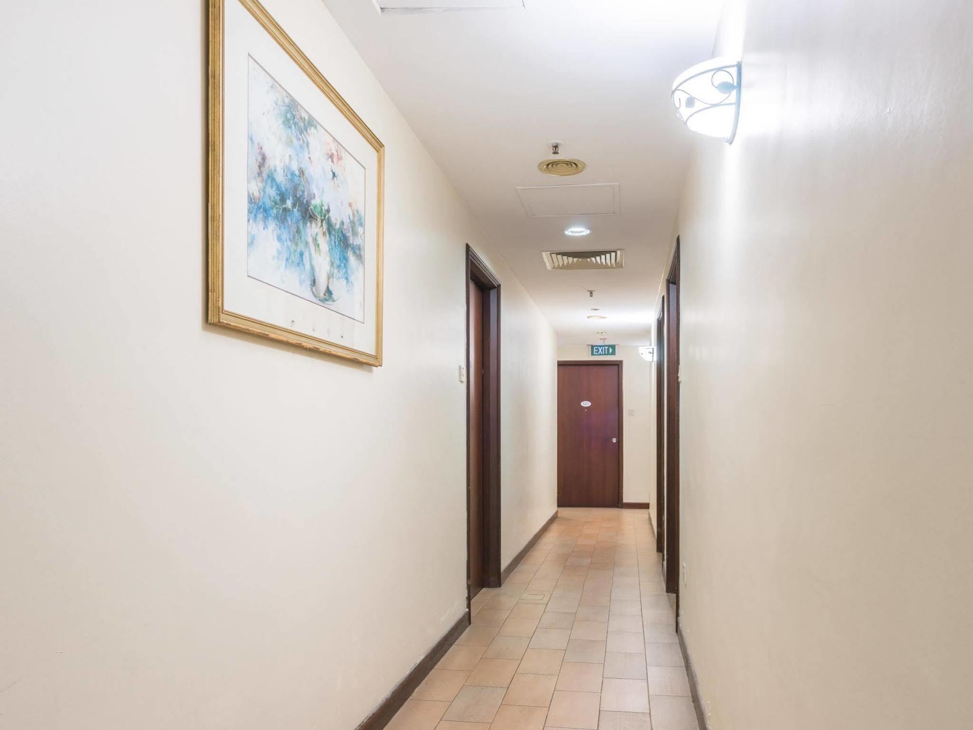 81 Geylang Singapore