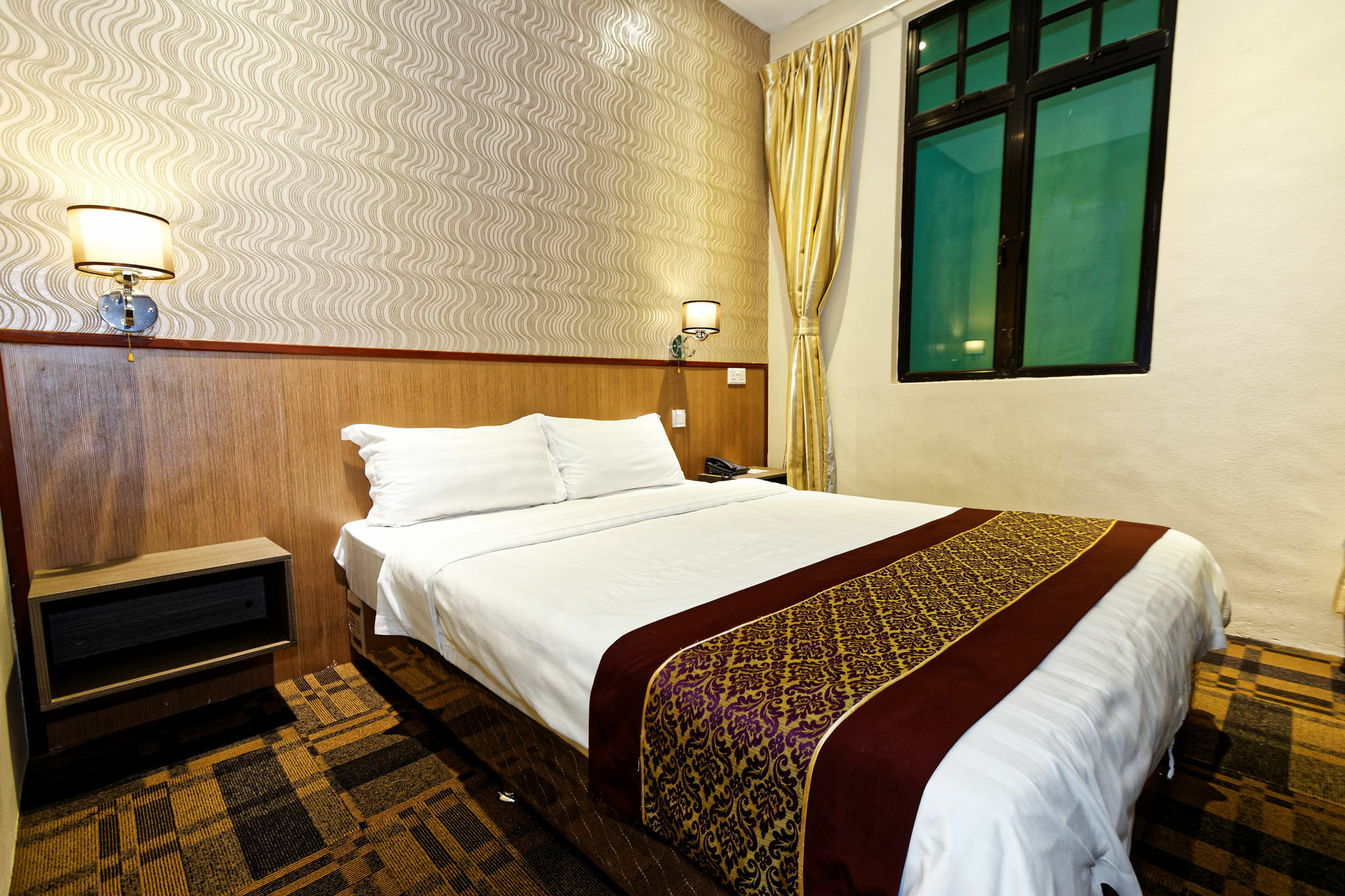 Hotel Noble Express, Check In 10pm, Check Out 9am