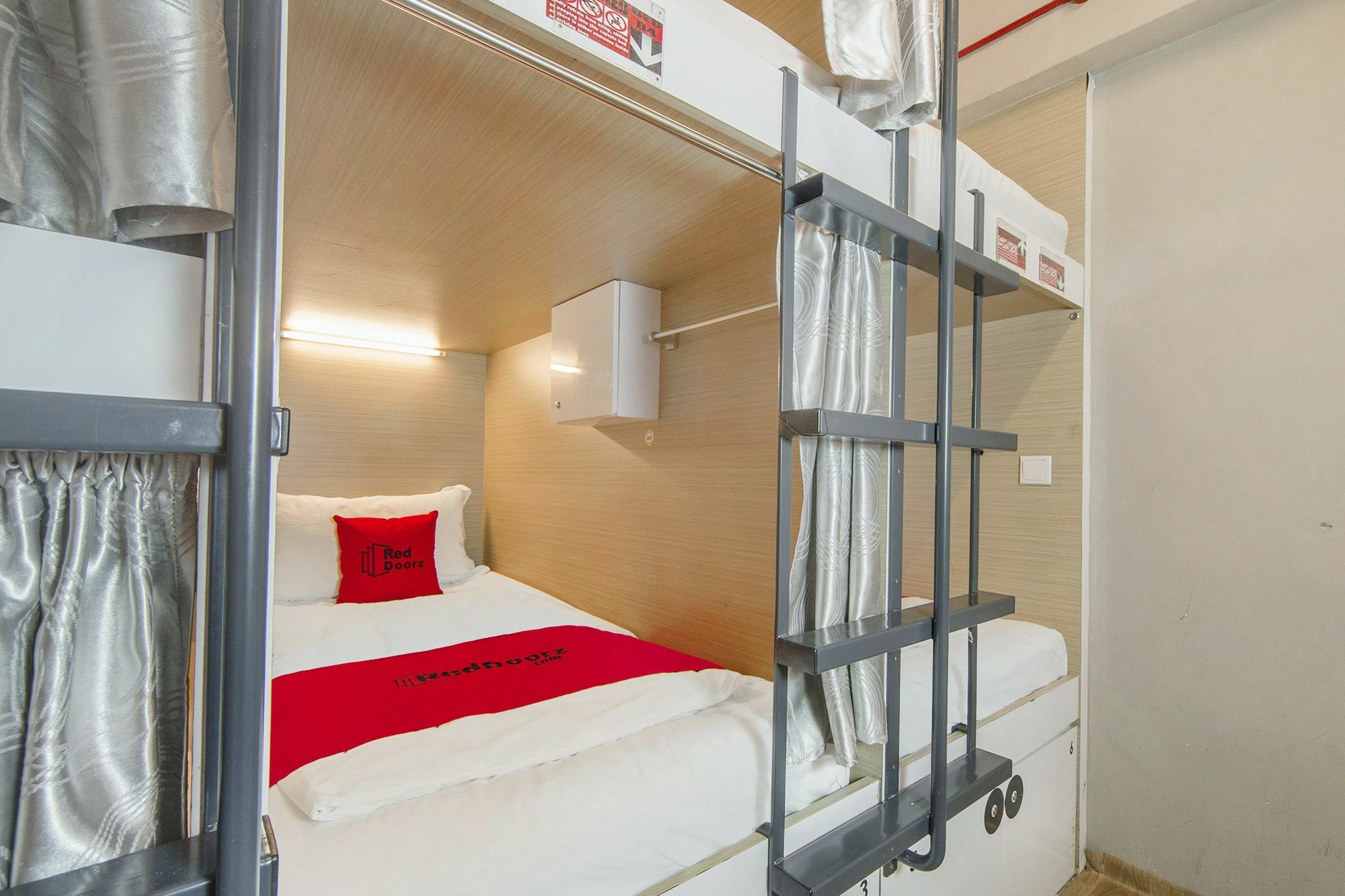 Hostel Reddoorz @ Jalan Besar