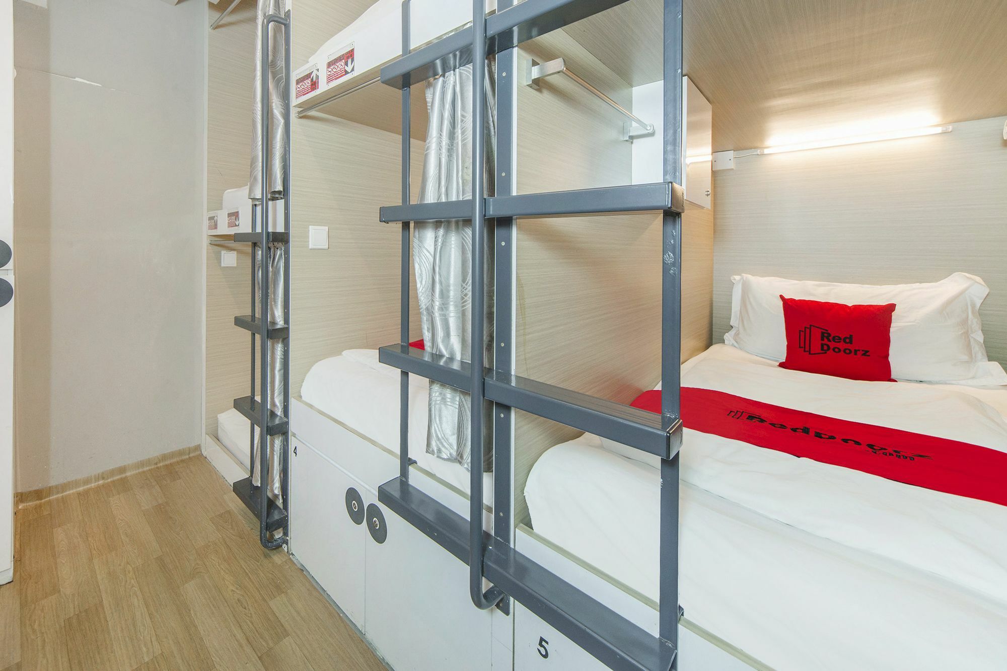 Hostel Reddoorz @ Jalan Besar