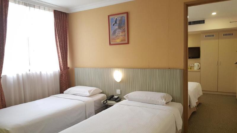 Ymca One Orchard 3* Singapore