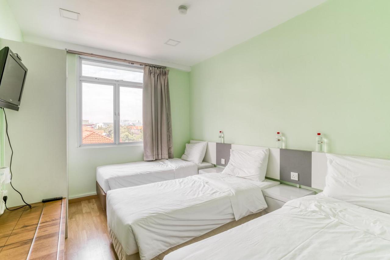 Bed & Breakfast Kembangan Singapore