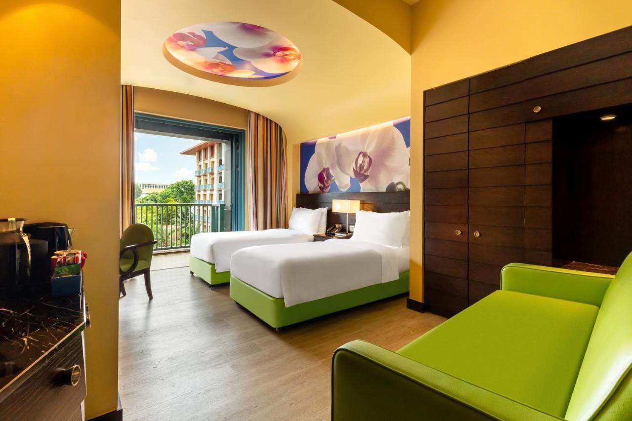 World Sentosa - Festive Resort 5*